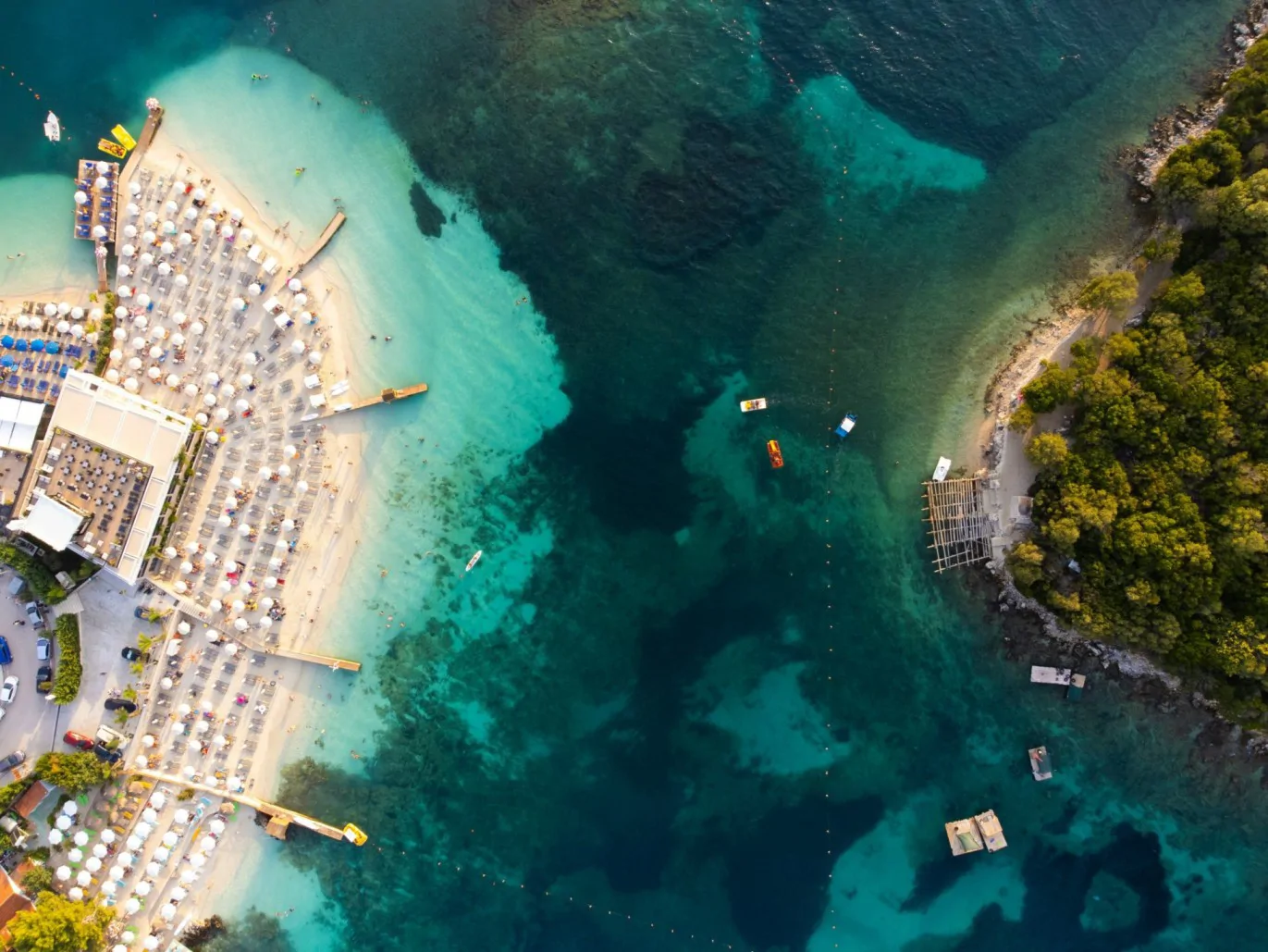 filip-bartos-gXEouENXX10-unsplash (1) (1) (1) (1).jpg