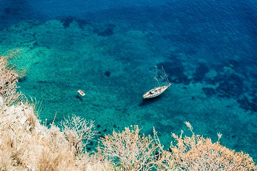 gabriella-clare-marino-0M_FnJV1PUU-unsplash (1) (1) (1) (1) (1).jpg