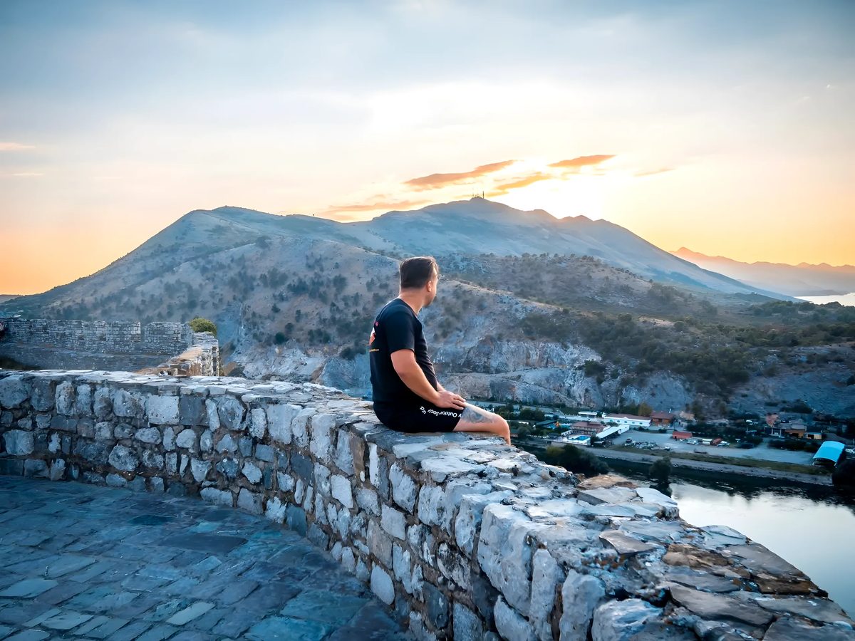 solo travel albania