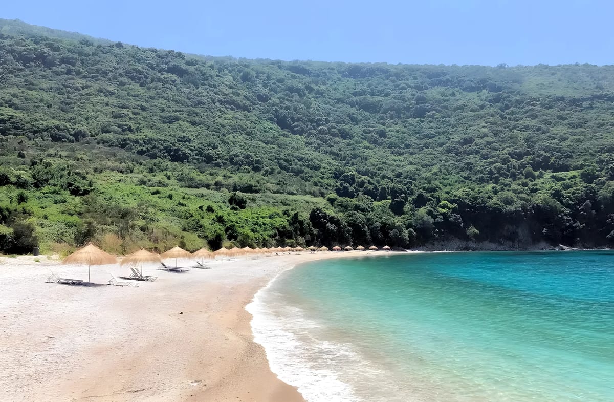 Is Kakome Bay Suitable for Families?, Albania